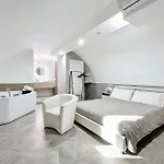 Orchidea Celeste לינה וארוחת בוקר מנפרדוניה